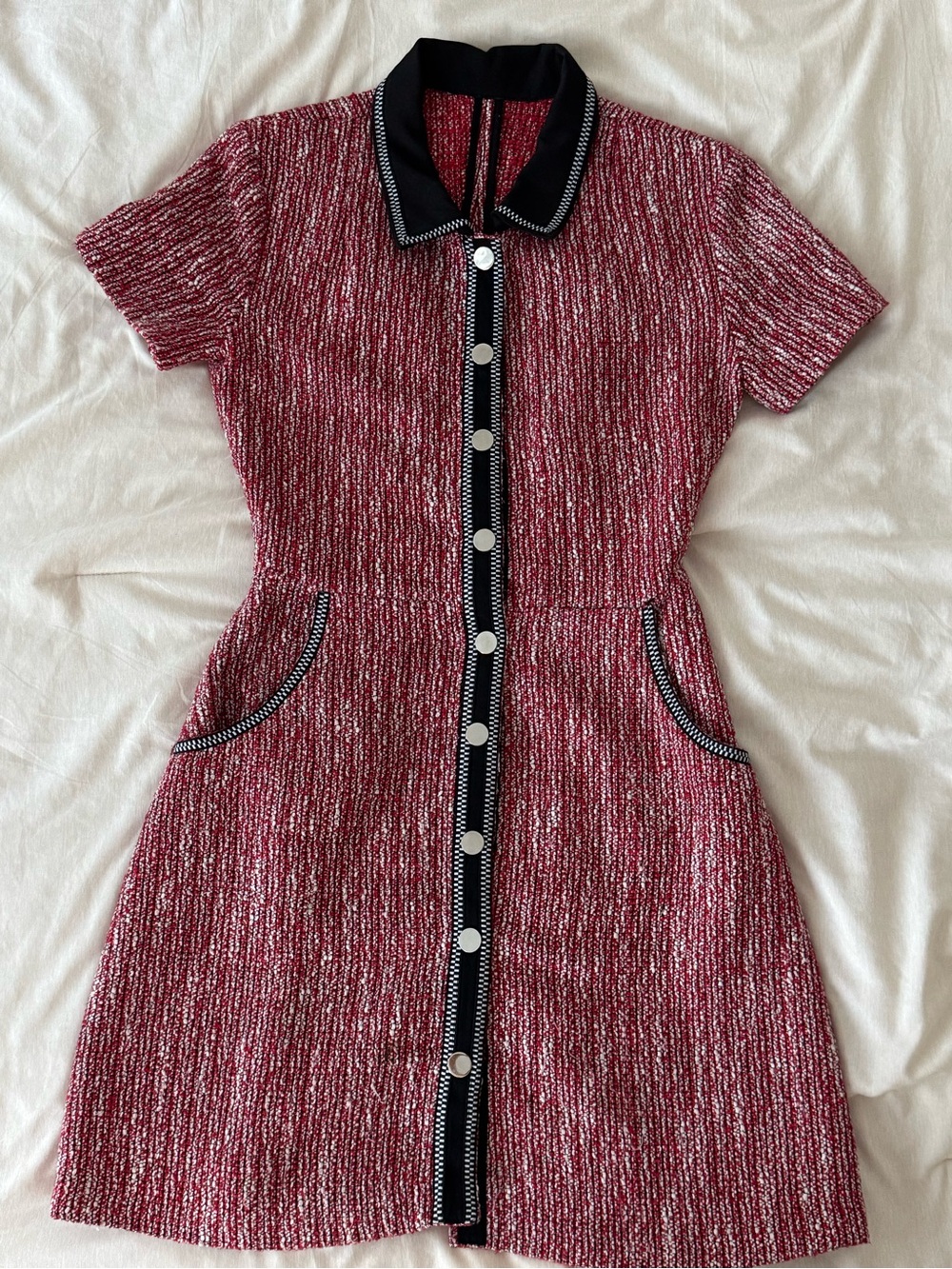 Textured Pink Short-Sleeve Knit Dress with Contrast Trim